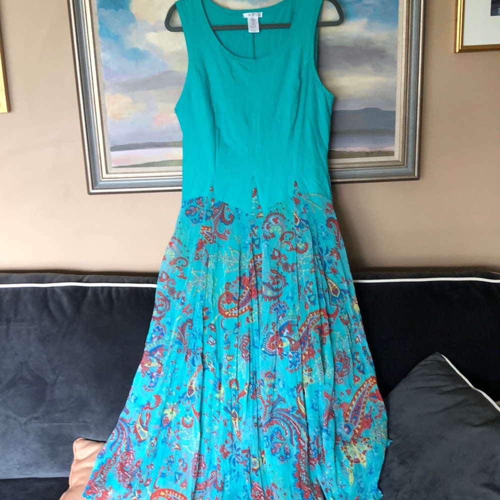 Pretty, flowy dress!